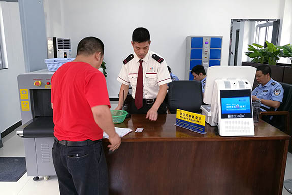 法院訪客機  公檢法臺式訪客一體機 TSV-5SC 可對接律師服務(wù)平臺